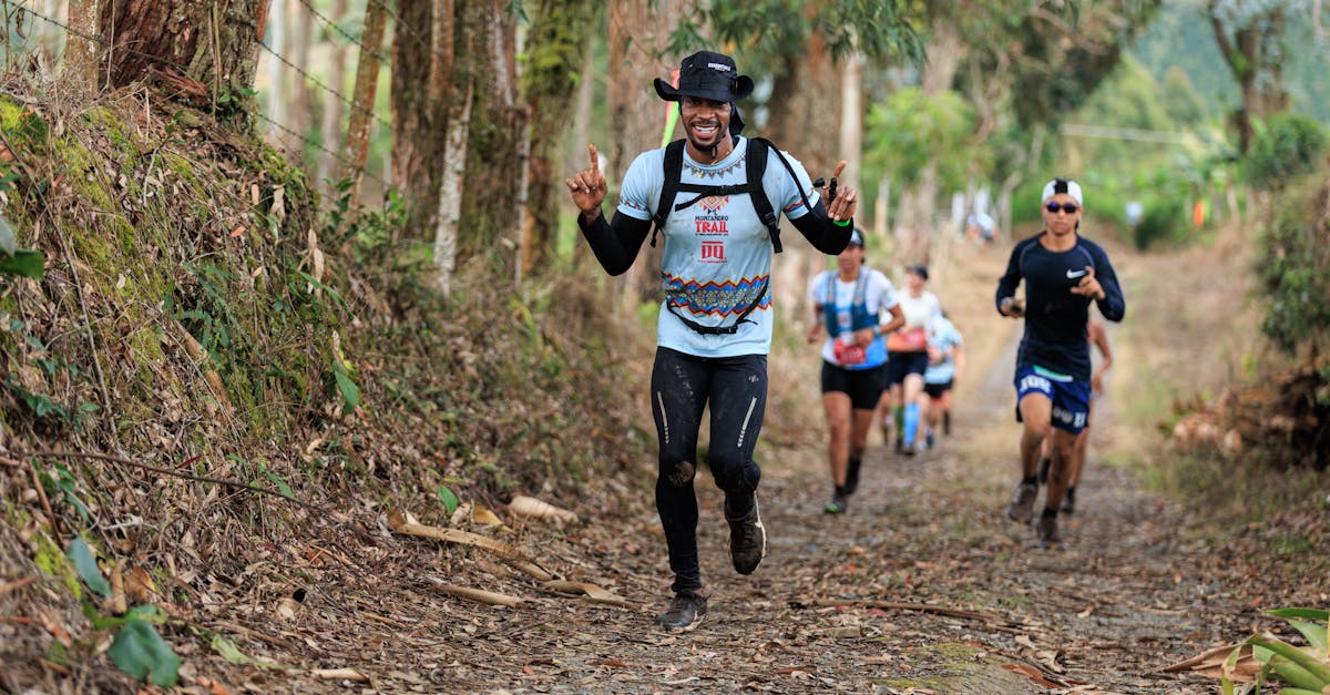 découvrez les bienfaits du trail running, une discipline alliant course à pied et nature, idéale pour les amateurs d'aventure et de plein air.