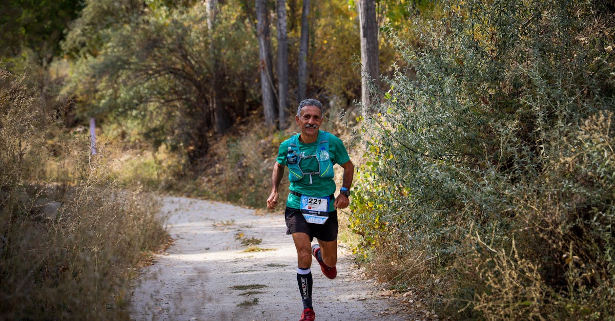 découvrez notre équipement de trail running alliant performance et confort pour vos courses en pleine nature. chaussures, vêtements et accessoires adaptés au trail.