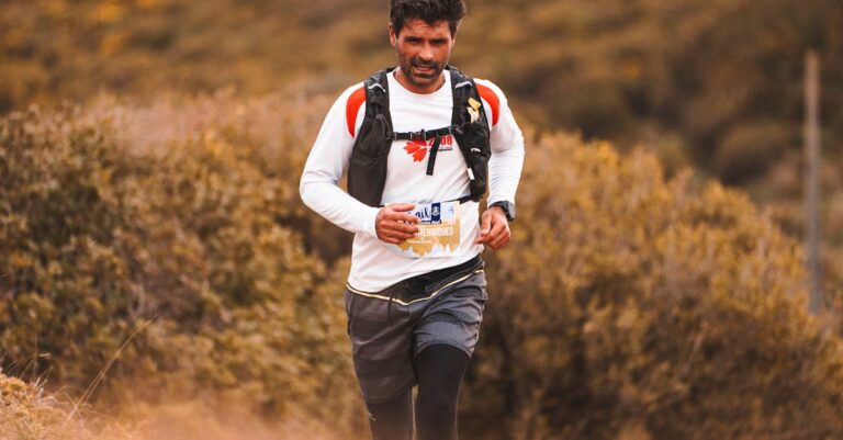 sac à dos pour trail running, léger et ergonomique, conçu pour optimiser votre confort et votre performance lors de vos courses en pleine nature.