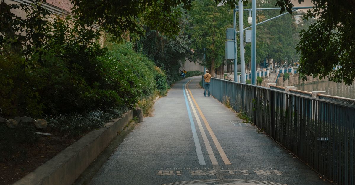 découvrez l'urban trail, une course urbaine alliant sport et exploration des paysages citadins. partez à l'aventure entre rues, parcs et monuments pour une expérience unique.