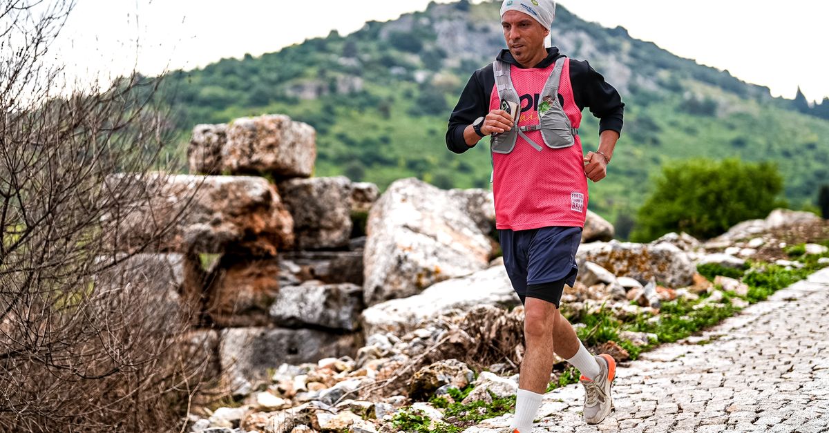 découvrez notre équipement de trail running performant et durable pour accompagner toutes vos aventures en pleine nature.