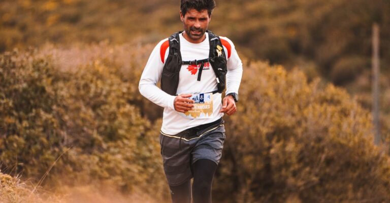 découvrez des conseils et programmes d'entraînement pour ultramarathon afin d'améliorer votre endurance, force et performance sur de longues distances.
