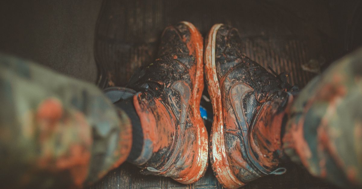 découvrez les meilleures chaussures de trail running pour terrains boueux en 2026, alliant adhérence, confort et durabilité pour vos aventures tout-terrain.