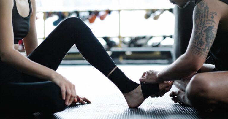 découvrez des conseils et techniques efficaces pour la prévention des blessures et rester en bonne santé lors de vos activités physiques.