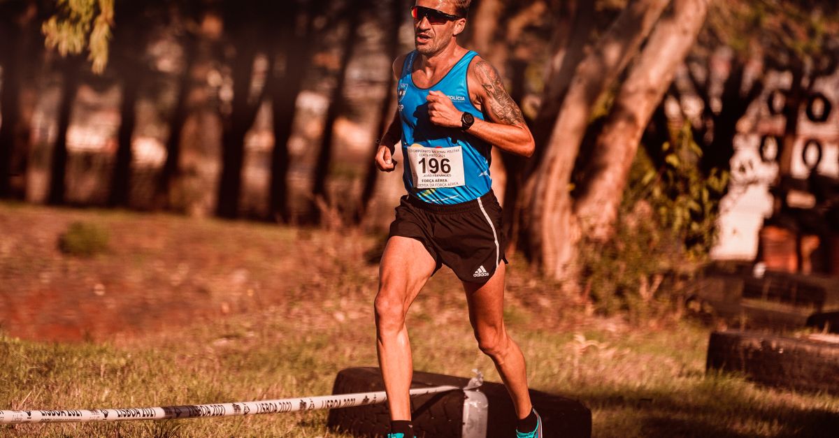 découvrez un programme d'entraînement efficace pour le trail, adapté à tous les niveaux, afin d'améliorer votre endurance, force et technique en pleine nature.