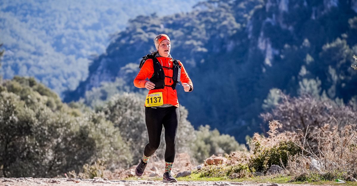 découvrez comment préparer un ultramarathon : plan d’entraînement, endurance, récupération et conseils pour atteindre la ligne d’arrivée.